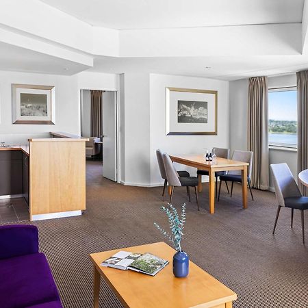 Novotel Perth Langley Eksteriør bilde