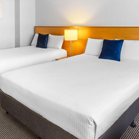 Novotel Perth Langley Eksteriør bilde