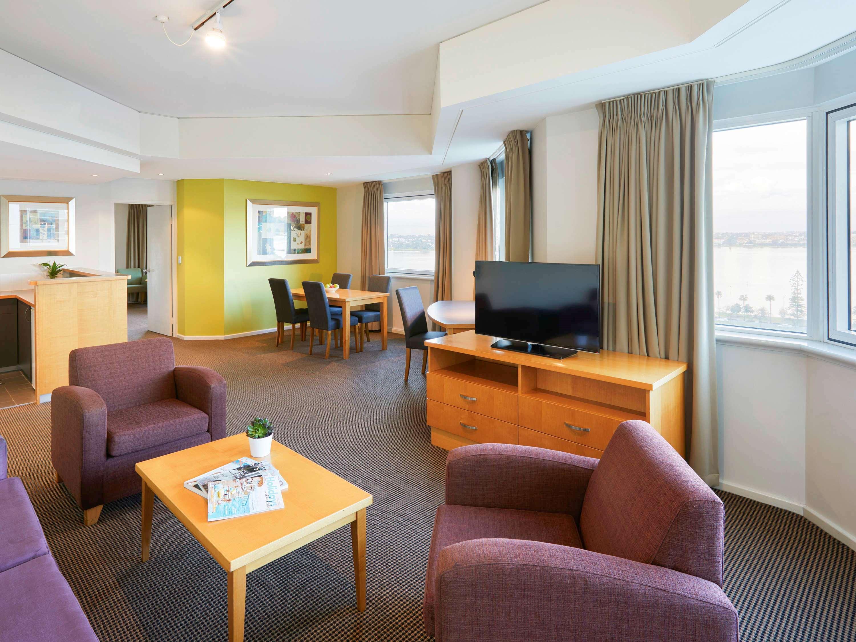 Novotel Perth Langley Eksteriør bilde