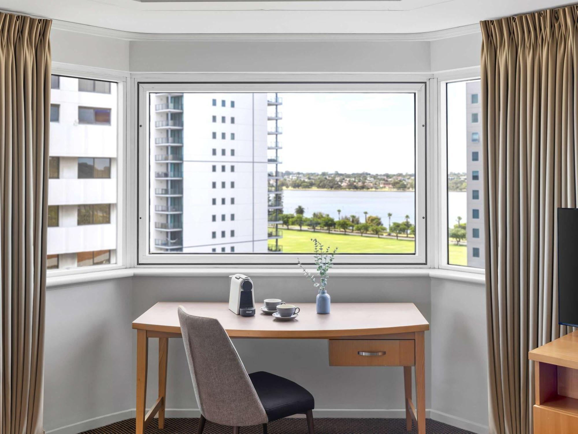 Novotel Perth Langley Eksteriør bilde
