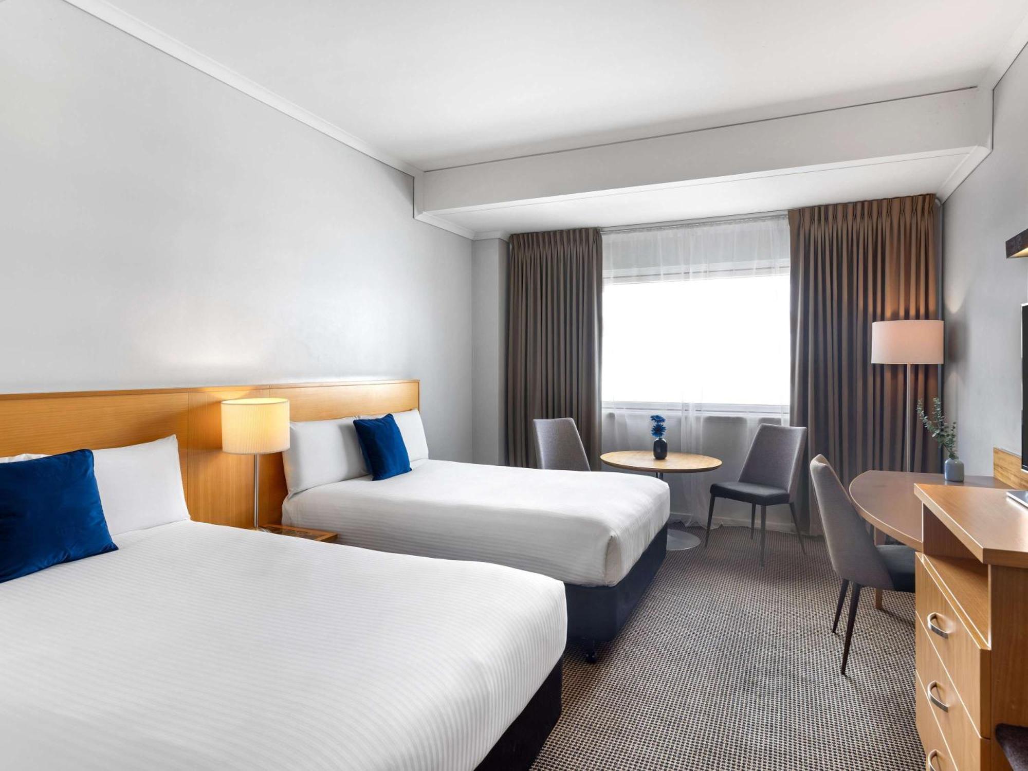 Novotel Perth Langley Eksteriør bilde
